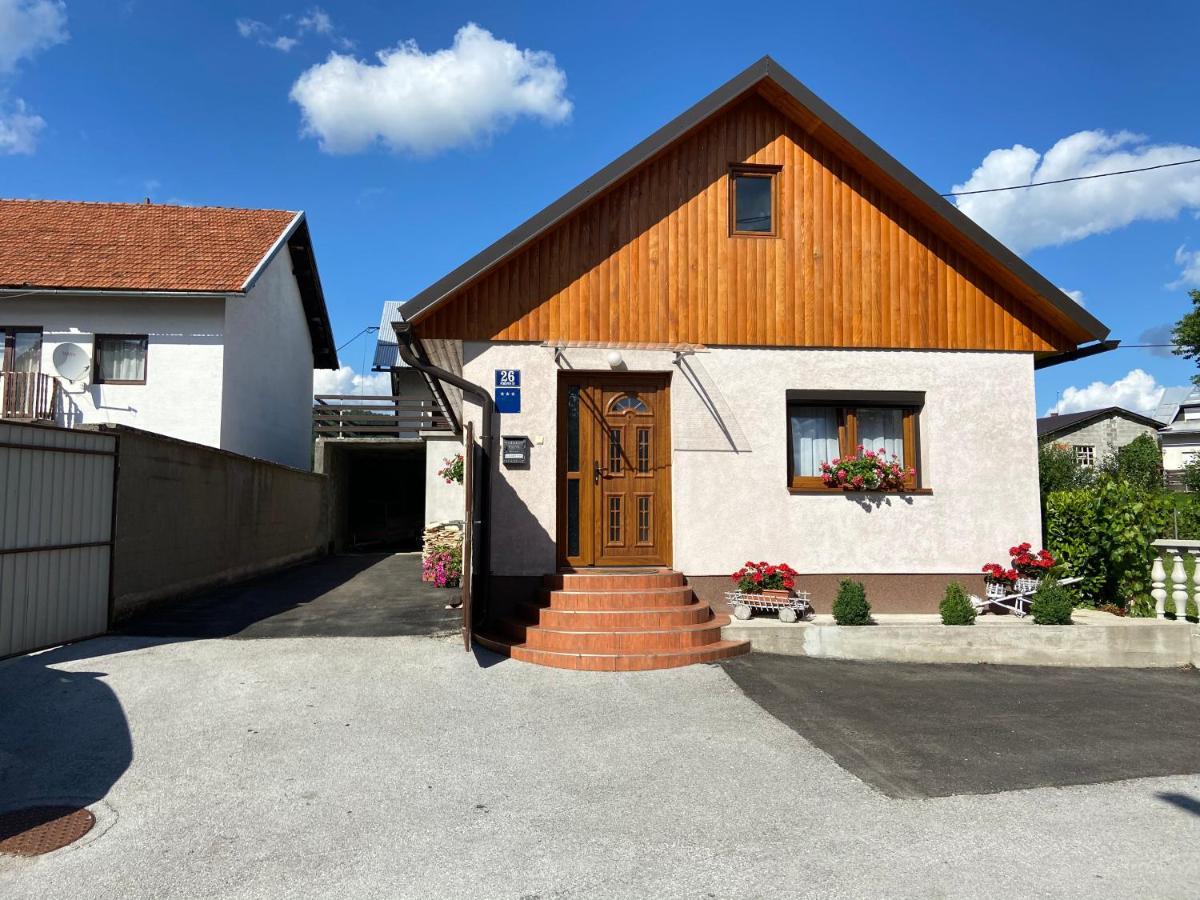 Apartman Anna Ogulin Exterior foto