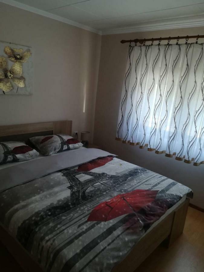 Apartman Anna Ogulin Exterior foto