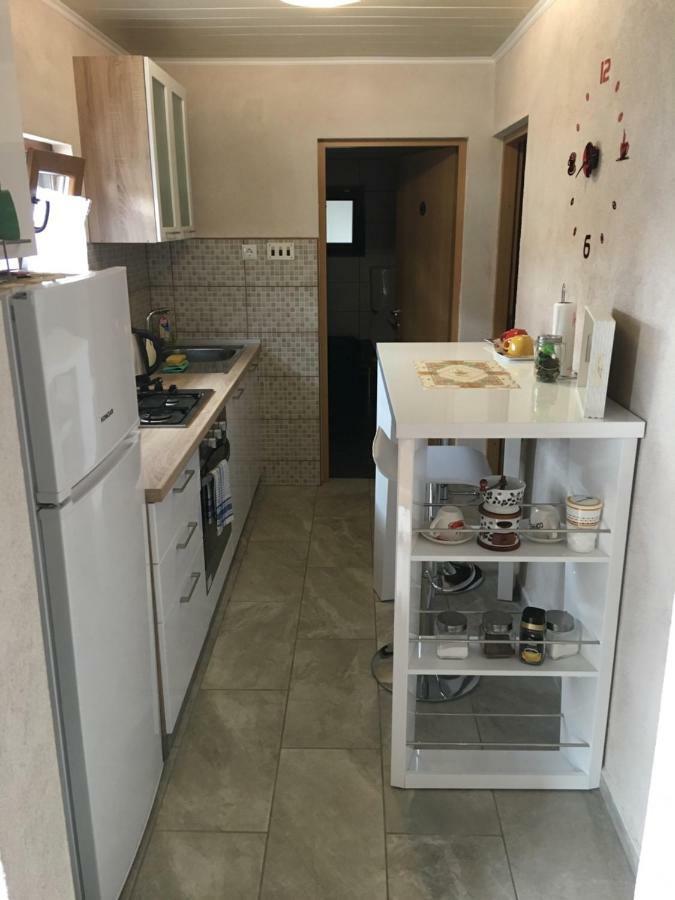 Apartman Anna Ogulin Exterior foto