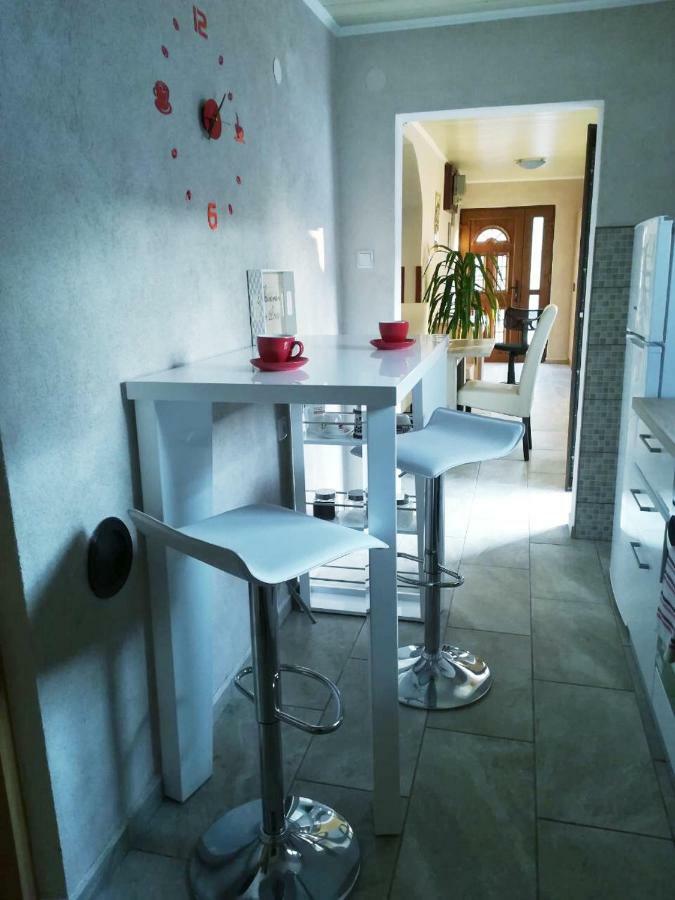 Apartman Anna Ogulin Exterior foto
